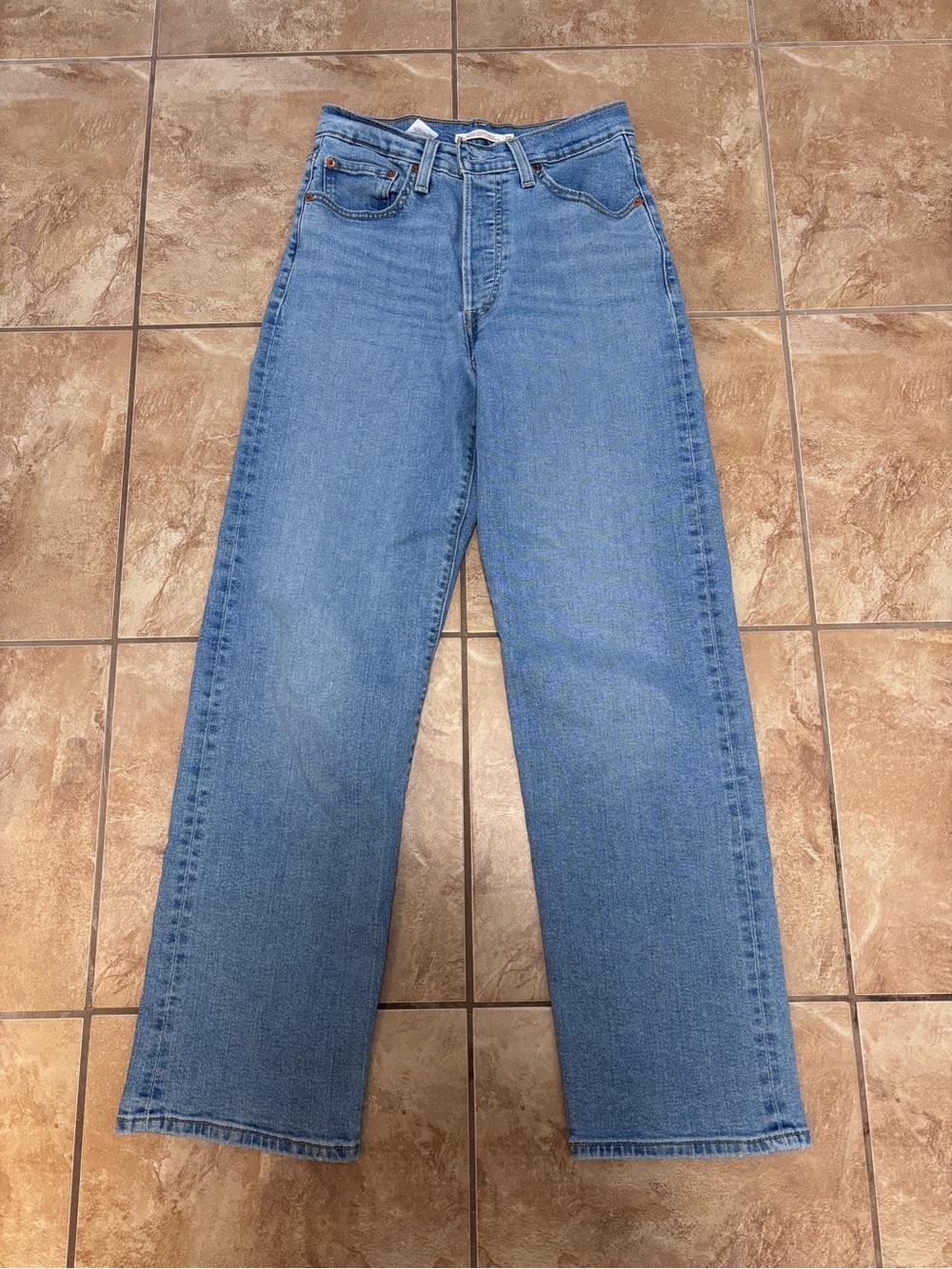 Levi’s Ribcage Straight Ankle Jeans